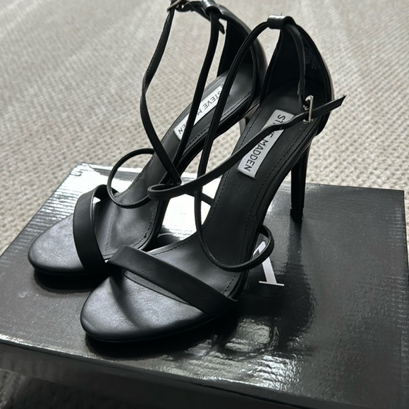 Steve Madden Shoes - Steve Madden -  Size 71/2